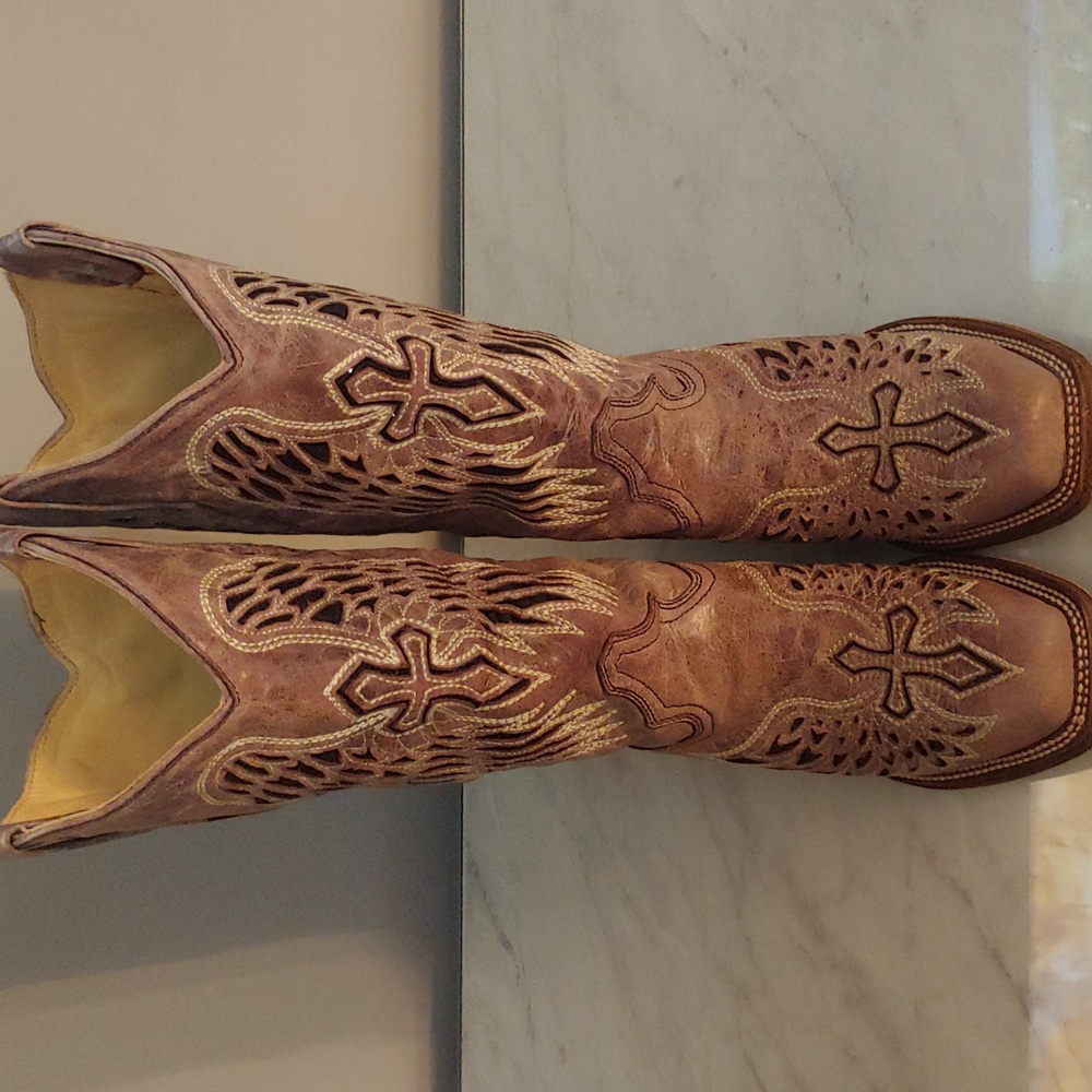 Corral Wing and Cross Boots